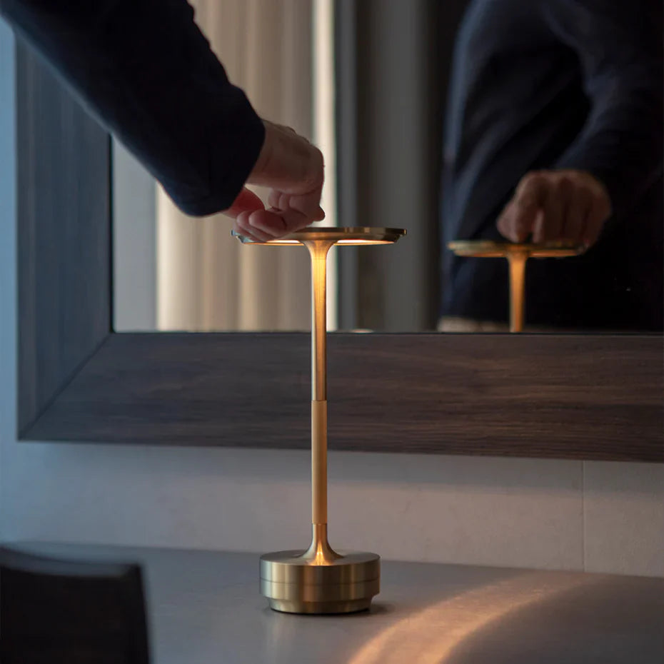 Hestia™ - Smart Lamp